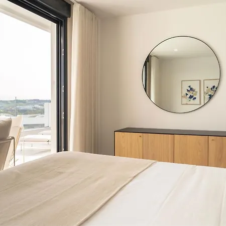 Modern Two-bedroom Coastal Retreat With Panoramic Sea Views To Africa Εστεπόνα