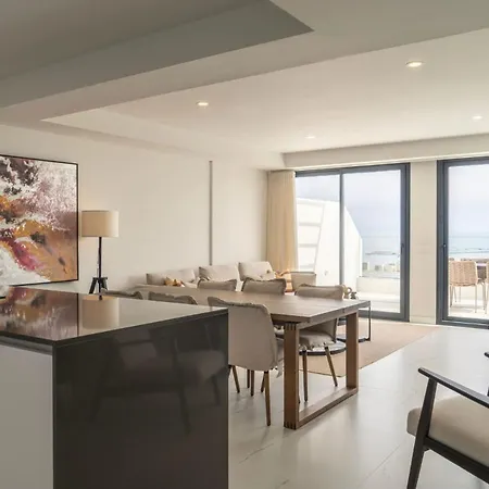 Modern Two-bedroom Coastal Retreat With Panoramic Sea Views To Africa