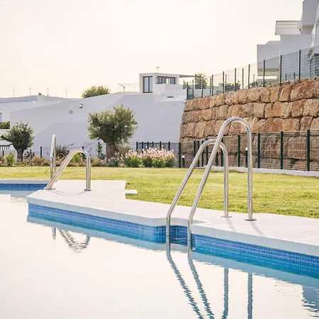 Apartment Modern Two-bedroom Coastal Retreat With Panoramic Sea Views To Africa *