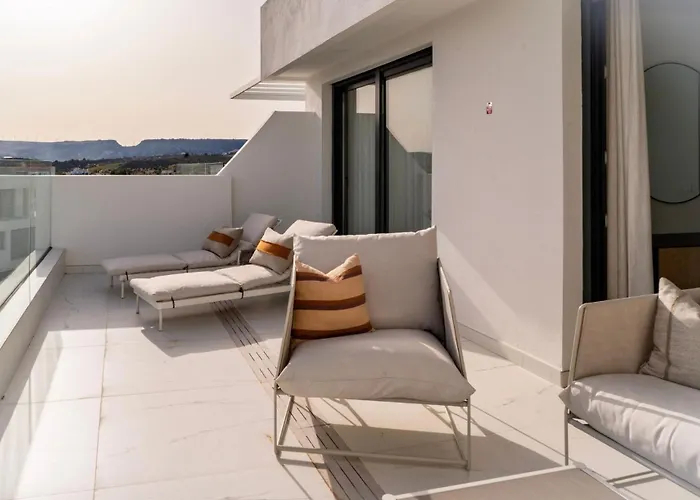 Modern Two-bedroom Coastal Retreat With Panoramic Sea Views To Africa Apartamento Estepona
