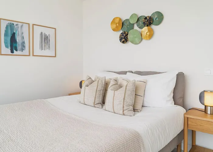 Modern Two-bedroom Coastal Retreat With Panoramic Sea Views To Africa Apartamento Estepona