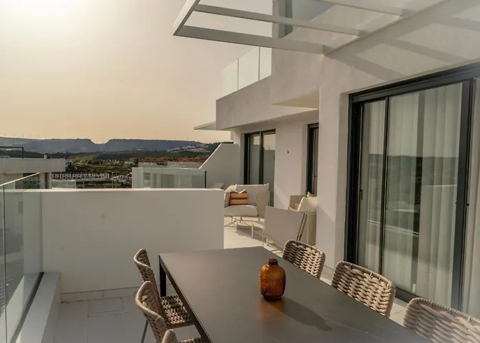 Modern Two-bedroom Coastal Retreat With Panoramic Sea Views To Africa Apartment *