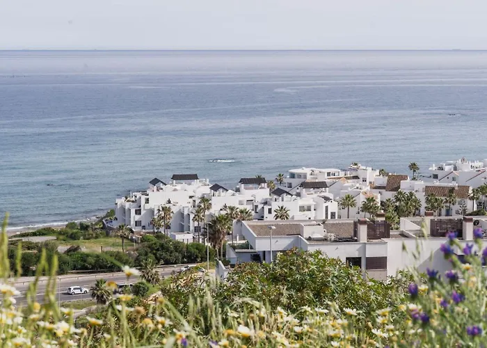Modern Two-bedroom Coastal Retreat With Panoramic Sea Views To Africa