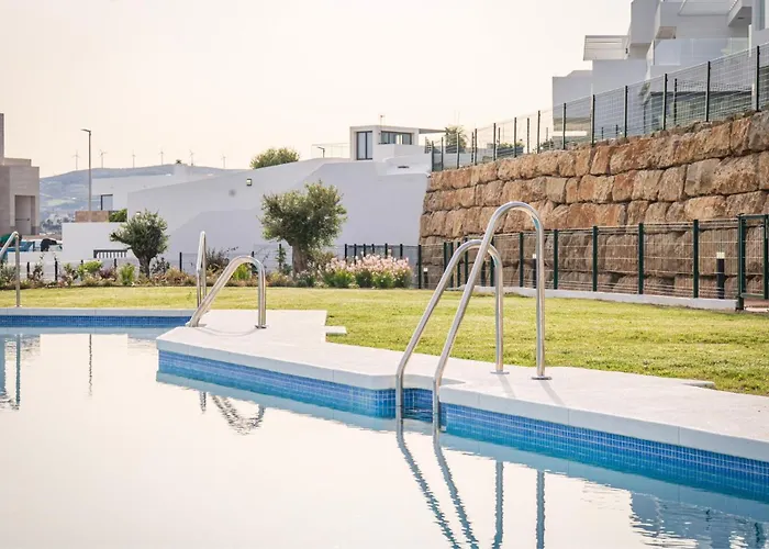 Apartment Modern Two-bedroom Coastal Retreat With Panoramic Sea Views To Africa *