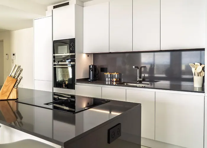 Modern Two-bedroom Coastal Retreat With Panoramic Sea Views To Africa Estepona